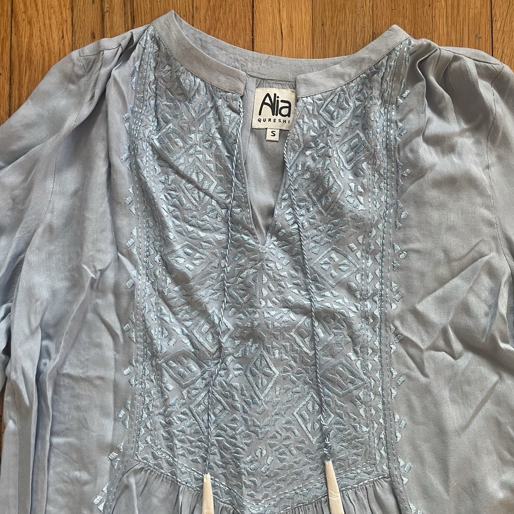 NWOT Womens Small Blue Embroidered Tunic Blouse Shirt Pullover Tassel Boho Flowy - Picture 3 of 14